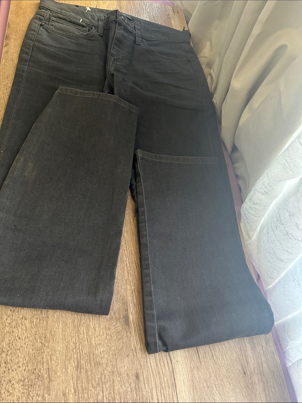 Women’s Straight Leg Jeans in Black